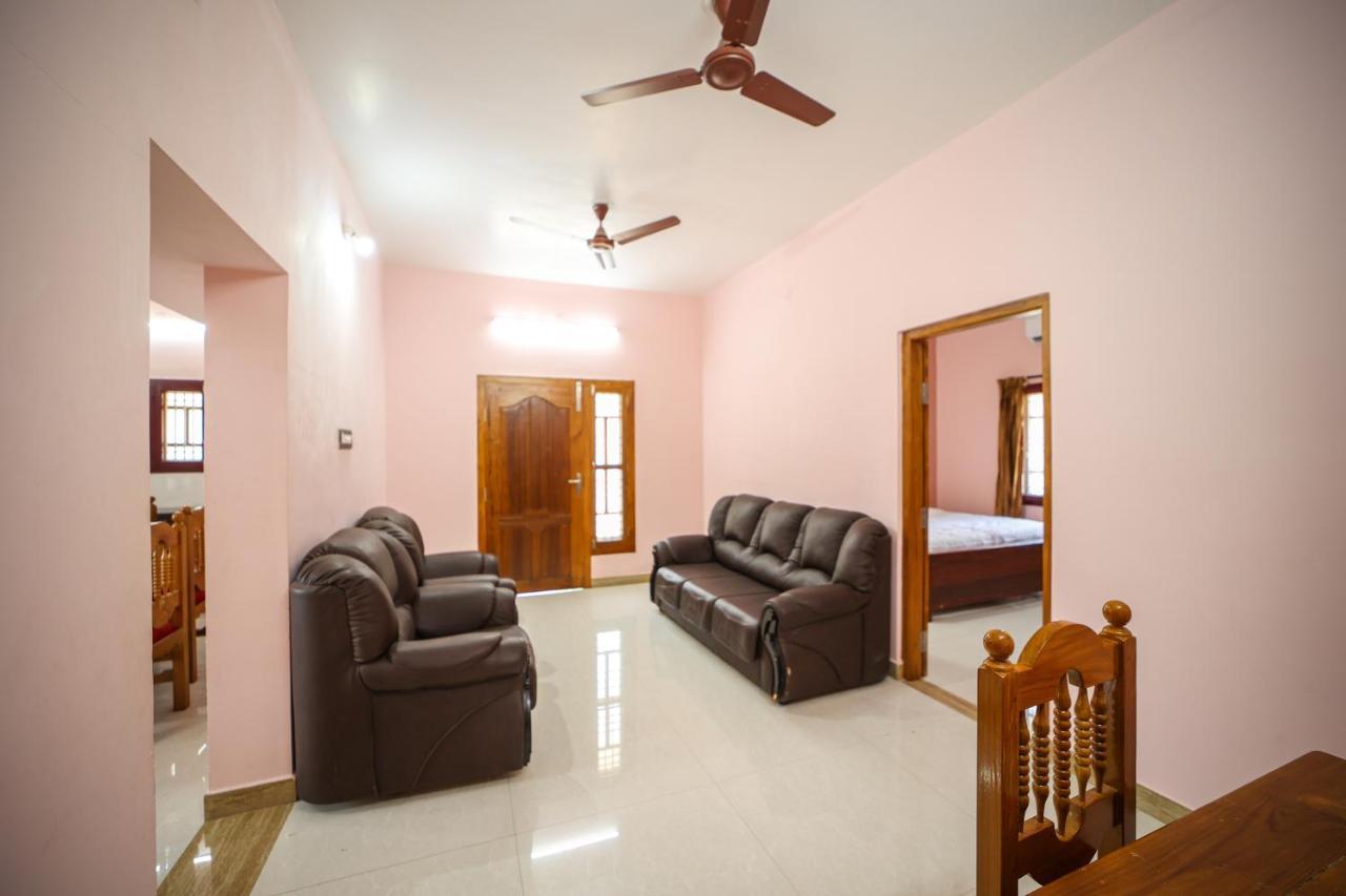 The Pothigai Palace Hotell Kuttālam Eksteriør bilde